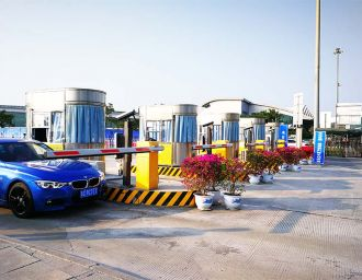 車牌識別系統主要是由哪幾部分組成？